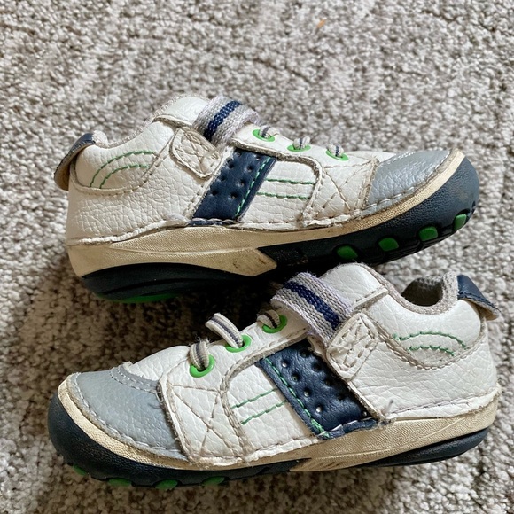 Stride Rite Soft Motion Arti Sneaker - Picture 4 of 4